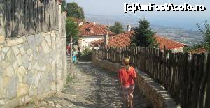 [P24] O străduță pietruită din Paleos Pantelimonas, sătucul ,,pierdut în timp' de pe Olimpul sacru.  » foto by ovidiuyepi
 - 
<span class="allrVoted glyphicon glyphicon-heart hidden" id="av698581"></span>
<a class="m-l-10 hidden" id="sv698581" onclick="voting_Foto_DelVot(,698581,17499)" role="button">șterge vot <span class="glyphicon glyphicon-remove"></span></a>
<a id="v9698581" class=" c-red"  onclick="voting_Foto_SetVot(698581)" role="button"><span class="glyphicon glyphicon-heart-empty"></span> <b>LIKE</b> = Votează poza</a> <img class="hidden"  id="f698581W9" src="/imagini/loader.gif" border="0" /><span class="AjErrMes hidden" id="e698581ErM"></span>