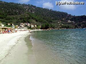 [P03] Plaja Golden Beach din Chrissy Ammoudia in Skala Panaghia, la marginea din stanga cum stai cu fata la mare, are un nisip larg, fin si bogat.  » foto by calatorul
 - 
<span class="allrVoted glyphicon glyphicon-heart hidden" id="av563536"></span>
<a class="m-l-10 hidden" id="sv563536" onclick="voting_Foto_DelVot(,563536,17592)" role="button">șterge vot <span class="glyphicon glyphicon-remove"></span></a>
<a id="v9563536" class=" c-red"  onclick="voting_Foto_SetVot(563536)" role="button"><span class="glyphicon glyphicon-heart-empty"></span> <b>LIKE</b> = Votează poza</a> <img class="hidden"  id="f563536W9" src="/imagini/loader.gif" border="0" /><span class="AjErrMes hidden" id="e563536ErM"></span>