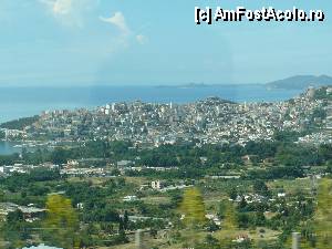 [P01] Orasul Kavala vazut din autocar » foto by macius
 - 
<span class="allrVoted glyphicon glyphicon-heart hidden" id="av428228"></span>
<a class="m-l-10 hidden" id="sv428228" onclick="voting_Foto_DelVot(,428228,17592)" role="button">șterge vot <span class="glyphicon glyphicon-remove"></span></a>
<a id="v9428228" class=" c-red"  onclick="voting_Foto_SetVot(428228)" role="button"><span class="glyphicon glyphicon-heart-empty"></span> <b>LIKE</b> = Votează poza</a> <img class="hidden"  id="f428228W9" src="/imagini/loader.gif" border="0" /><span class="AjErrMes hidden" id="e428228ErM"></span>