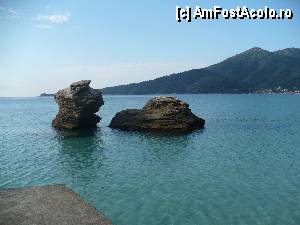 [P05] Cele doua stanci din apa, vazute de pe dig.  » foto by macius
 - 
<span class="allrVoted glyphicon glyphicon-heart hidden" id="av428234"></span>
<a class="m-l-10 hidden" id="sv428234" onclick="voting_Foto_DelVot(,428234,17592)" role="button">șterge vot <span class="glyphicon glyphicon-remove"></span></a>
<a id="v9428234" class=" c-red"  onclick="voting_Foto_SetVot(428234)" role="button"><span class="glyphicon glyphicon-heart-empty"></span> <b>LIKE</b> = Votează poza</a> <img class="hidden"  id="f428234W9" src="/imagini/loader.gif" border="0" /><span class="AjErrMes hidden" id="e428234ErM"></span>