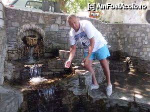 [P19] renumita fantana din Panagia » foto by diana-camelia*
 - 
<span class="allrVoted glyphicon glyphicon-heart hidden" id="av453134"></span>
<a class="m-l-10 hidden" id="sv453134" onclick="voting_Foto_DelVot(,453134,17592)" role="button">șterge vot <span class="glyphicon glyphicon-remove"></span></a>
<a id="v9453134" class=" c-red"  onclick="voting_Foto_SetVot(453134)" role="button"><span class="glyphicon glyphicon-heart-empty"></span> <b>LIKE</b> = Votează poza</a> <img class="hidden"  id="f453134W9" src="/imagini/loader.gif" border="0" /><span class="AjErrMes hidden" id="e453134ErM"></span>