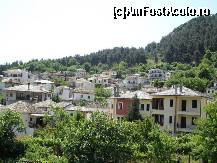 [P25] o alta imagine a satului constructii vechi si noi dar toate cu acelasi tip de acoperis din piatra. » foto by sandu.53
 - 
<span class="allrVoted glyphicon glyphicon-heart hidden" id="av210102"></span>
<a class="m-l-10 hidden" id="sv210102" onclick="voting_Foto_DelVot(,210102,17592)" role="button">șterge vot <span class="glyphicon glyphicon-remove"></span></a>
<a id="v9210102" class=" c-red"  onclick="voting_Foto_SetVot(210102)" role="button"><span class="glyphicon glyphicon-heart-empty"></span> <b>LIKE</b> = Votează poza</a> <img class="hidden"  id="f210102W9" src="/imagini/loader.gif" border="0" /><span class="AjErrMes hidden" id="e210102ErM"></span>