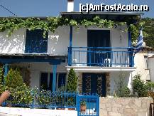 [P07] casa in culorile nationale grecesti » foto by sandu.53
 - 
<span class="allrVoted glyphicon glyphicon-heart hidden" id="av210084"></span>
<a class="m-l-10 hidden" id="sv210084" onclick="voting_Foto_DelVot(,210084,17592)" role="button">șterge vot <span class="glyphicon glyphicon-remove"></span></a>
<a id="v9210084" class=" c-red"  onclick="voting_Foto_SetVot(210084)" role="button"><span class="glyphicon glyphicon-heart-empty"></span> <b>LIKE</b> = Votează poza</a> <img class="hidden"  id="f210084W9" src="/imagini/loader.gif" border="0" /><span class="AjErrMes hidden" id="e210084ErM"></span>