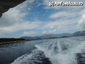 [P01] Plan îndepărtat Nidri. În stânga ins. Scorpio (Onasis)  » foto by ebirsan
 - 
<span class="allrVoted glyphicon glyphicon-heart hidden" id="av473975"></span>
<a class="m-l-10 hidden" id="sv473975" onclick="voting_Foto_DelVot(,473975,17593)" role="button">șterge vot <span class="glyphicon glyphicon-remove"></span></a>
<a id="v9473975" class=" c-red"  onclick="voting_Foto_SetVot(473975)" role="button"><span class="glyphicon glyphicon-heart-empty"></span> <b>LIKE</b> = Votează poza</a> <img class="hidden"  id="f473975W9" src="/imagini/loader.gif" border="0" /><span class="AjErrMes hidden" id="e473975ErM"></span>