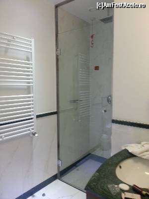 [P16] HOTEL INTERNATIONAL IASI - se vede cordonul de siguranta de la dus » foto by kmy
 - 
<span class="allrVoted glyphicon glyphicon-heart hidden" id="av589936"></span>
<a class="m-l-10 hidden" id="sv589936" onclick="voting_Foto_DelVot(,589936,17598)" role="button">șterge vot <span class="glyphicon glyphicon-remove"></span></a>
<a id="v9589936" class=" c-red"  onclick="voting_Foto_SetVot(589936)" role="button"><span class="glyphicon glyphicon-heart-empty"></span> <b>LIKE</b> = Votează poza</a> <img class="hidden"  id="f589936W9" src="/imagini/loader.gif" border="0" /><span class="AjErrMes hidden" id="e589936ErM"></span>