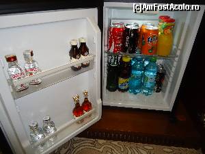 [P23] HOTEL INTERNATIONAL IASI - minibar cu bauturi la preturi rezonabile » foto by kmy
 - 
<span class="allrVoted glyphicon glyphicon-heart hidden" id="av589943"></span>
<a class="m-l-10 hidden" id="sv589943" onclick="voting_Foto_DelVot(,589943,17598)" role="button">șterge vot <span class="glyphicon glyphicon-remove"></span></a>
<a id="v9589943" class=" c-red"  onclick="voting_Foto_SetVot(589943)" role="button"><span class="glyphicon glyphicon-heart-empty"></span> <b>LIKE</b> = Votează poza</a> <img class="hidden"  id="f589943W9" src="/imagini/loader.gif" border="0" /><span class="AjErrMes hidden" id="e589943ErM"></span>