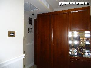 [P26] HOTEL INTERNATIONAL IASI - mobilierul era pata de culuare care te deconecta de la atata alb » foto by kmy
 - 
<span class="allrVoted glyphicon glyphicon-heart hidden" id="av589946"></span>
<a class="m-l-10 hidden" id="sv589946" onclick="voting_Foto_DelVot(,589946,17598)" role="button">șterge vot <span class="glyphicon glyphicon-remove"></span></a>
<a id="v9589946" class=" c-red"  onclick="voting_Foto_SetVot(589946)" role="button"><span class="glyphicon glyphicon-heart-empty"></span> <b>LIKE</b> = Votează poza</a> <img class="hidden"  id="f589946W9" src="/imagini/loader.gif" border="0" /><span class="AjErrMes hidden" id="e589946ErM"></span>