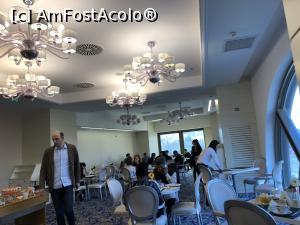 [P21] jumatate din sala de mese de la etajul 1 » foto by Dan&Ema <span class="label label-default labelC_thin small">NEVOTABILĂ</span>