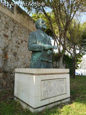 [P06] Bustul savantului Emil Racoviță - o întâlnire surprinzătoare, extrem de plăcută, în primele minute din Palma de Mallorca » foto by crismis
 - 
<span class="allrVoted glyphicon glyphicon-heart hidden" id="av1132390"></span>
<a class="m-l-10 hidden" id="sv1132390" onclick="voting_Foto_DelVot(,1132390,17664)" role="button">șterge vot <span class="glyphicon glyphicon-remove"></span></a>
<a id="v91132390" class=" c-red"  onclick="voting_Foto_SetVot(1132390)" role="button"><span class="glyphicon glyphicon-heart-empty"></span> <b>LIKE</b> = Votează poza</a> <img class="hidden"  id="f1132390W9" src="/imagini/loader.gif" border="0" /><span class="AjErrMes hidden" id="e1132390ErM"></span>