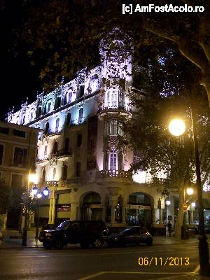 [P16] Edificio Fundacio La Caixa, foarte placut iluminat. Vechiul Gran Hotel.  » foto by AnAlina*
 - 
<span class="allrVoted glyphicon glyphicon-heart hidden" id="av481598"></span>
<a class="m-l-10 hidden" id="sv481598" onclick="voting_Foto_DelVot(,481598,17664)" role="button">șterge vot <span class="glyphicon glyphicon-remove"></span></a>
<a id="v9481598" class=" c-red"  onclick="voting_Foto_SetVot(481598)" role="button"><span class="glyphicon glyphicon-heart-empty"></span> <b>LIKE</b> = Votează poza</a> <img class="hidden"  id="f481598W9" src="/imagini/loader.gif" border="0" /><span class="AjErrMes hidden" id="e481598ErM"></span>