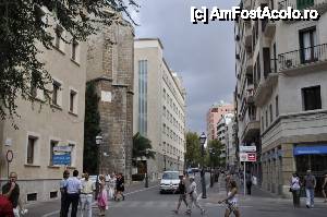 [P11] Biserica Santa Margarita, pe stanga, fotografie facuta in intersectia a doua strazi aglomerate din centrul vechi, Strada Oms si Strada San Miguel » foto by AnAlina*
 - 
<span class="allrVoted glyphicon glyphicon-heart hidden" id="av486856"></span>
<a class="m-l-10 hidden" id="sv486856" onclick="voting_Foto_DelVot(,486856,17664)" role="button">șterge vot <span class="glyphicon glyphicon-remove"></span></a>
<a id="v9486856" class=" c-red"  onclick="voting_Foto_SetVot(486856)" role="button"><span class="glyphicon glyphicon-heart-empty"></span> <b>LIKE</b> = Votează poza</a> <img class="hidden"  id="f486856W9" src="/imagini/loader.gif" border="0" /><span class="AjErrMes hidden" id="e486856ErM"></span>