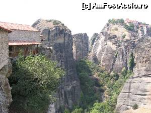 [P20] Balcon și stânci la mănăstirea Varlaam.  » foto by tata123 🔱
 - 
<span class="allrVoted glyphicon glyphicon-heart hidden" id="av635716"></span>
<a class="m-l-10 hidden" id="sv635716" onclick="voting_Foto_DelVot(,635716,17685)" role="button">șterge vot <span class="glyphicon glyphicon-remove"></span></a>
<a id="v9635716" class=" c-red"  onclick="voting_Foto_SetVot(635716)" role="button"><span class="glyphicon glyphicon-heart-empty"></span> <b>LIKE</b> = Votează poza</a> <img class="hidden"  id="f635716W9" src="/imagini/loader.gif" border="0" /><span class="AjErrMes hidden" id="e635716ErM"></span>