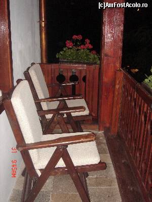 [P28] Pe balcon, in racoarea serii » foto by crismis
 - 
<span class="allrVoted glyphicon glyphicon-heart hidden" id="av574163"></span>
<a class="m-l-10 hidden" id="sv574163" onclick="voting_Foto_DelVot(,574163,17717)" role="button">șterge vot <span class="glyphicon glyphicon-remove"></span></a>
<a id="v9574163" class=" c-red"  onclick="voting_Foto_SetVot(574163)" role="button"><span class="glyphicon glyphicon-heart-empty"></span> <b>LIKE</b> = Votează poza</a> <img class="hidden"  id="f574163W9" src="/imagini/loader.gif" border="0" /><span class="AjErrMes hidden" id="e574163ErM"></span>