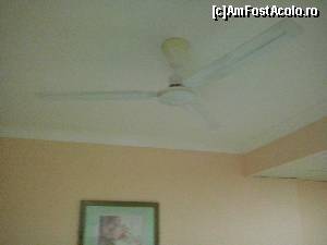 [P10] Super lustra cu ventilator » foto by i r i n a
 - 
<span class="allrVoted glyphicon glyphicon-heart hidden" id="av574269"></span>
<a class="m-l-10 hidden" id="sv574269" onclick="voting_Foto_DelVot(,574269,17720)" role="button">șterge vot <span class="glyphicon glyphicon-remove"></span></a>
<a id="v9574269" class=" c-red"  onclick="voting_Foto_SetVot(574269)" role="button"><span class="glyphicon glyphicon-heart-empty"></span> <b>LIKE</b> = Votează poza</a> <img class="hidden"  id="f574269W9" src="/imagini/loader.gif" border="0" /><span class="AjErrMes hidden" id="e574269ErM"></span>