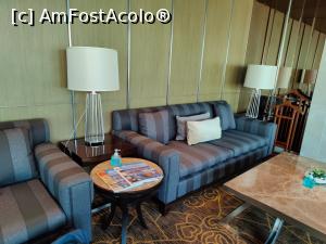 [P03] Eastin Sathorn Hotel - lounge » foto by crismis
 - 
<span class="allrVoted glyphicon glyphicon-heart hidden" id="av1358586"></span>
<a class="m-l-10 hidden" id="sv1358586" onclick="voting_Foto_DelVot(,1358586,17808)" role="button">șterge vot <span class="glyphicon glyphicon-remove"></span></a>
<a id="v91358586" class=" c-red"  onclick="voting_Foto_SetVot(1358586)" role="button"><span class="glyphicon glyphicon-heart-empty"></span> <b>LIKE</b> = Votează poza</a> <img class="hidden"  id="f1358586W9" src="/imagini/loader.gif" border="0" /><span class="AjErrMes hidden" id="e1358586ErM"></span>