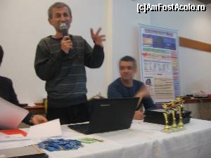 [P05] Vorbeste Cornel. In fata lui Andox cele 3 statuete Oscar » foto by Michi
 - 
<span class="allrVoted glyphicon glyphicon-heart hidden" id="av605738"></span>
<a class="m-l-10 hidden" id="sv605738" onclick="voting_Foto_DelVot(,605738,17815)" role="button">șterge vot <span class="glyphicon glyphicon-remove"></span></a>
<a id="v9605738" class=" c-red"  onclick="voting_Foto_SetVot(605738)" role="button"><span class="glyphicon glyphicon-heart-empty"></span> <b>LIKE</b> = Votează poza</a> <img class="hidden"  id="f605738W9" src="/imagini/loader.gif" border="0" /><span class="AjErrMes hidden" id="e605738ErM"></span>