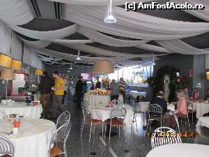 [P14] sala de mese cu 10 minute inainte de ora inchiderii » foto by adri-nico
 - 
<span class="allrVoted glyphicon glyphicon-heart hidden" id="av584629"></span>
<a class="m-l-10 hidden" id="sv584629" onclick="voting_Foto_DelVot(,584629,17877)" role="button">șterge vot <span class="glyphicon glyphicon-remove"></span></a>
<a id="v9584629" class=" c-red"  onclick="voting_Foto_SetVot(584629)" role="button"><span class="glyphicon glyphicon-heart-empty"></span> <b>LIKE</b> = Votează poza</a> <img class="hidden"  id="f584629W9" src="/imagini/loader.gif" border="0" /><span class="AjErrMes hidden" id="e584629ErM"></span>