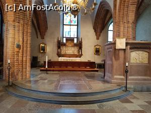 [P28] Uppsala, Biserica Sf. Treime, Altarul » foto by mprofeanu
 - 
<span class="allrVoted glyphicon glyphicon-heart hidden" id="av1513404"></span>
<a class="m-l-10 hidden" id="sv1513404" onclick="voting_Foto_DelVot(,1513404,17905)" role="button">șterge vot <span class="glyphicon glyphicon-remove"></span></a>
<a id="v91513404" class=" c-red"  onclick="voting_Foto_SetVot(1513404)" role="button"><span class="glyphicon glyphicon-heart-empty"></span> <b>LIKE</b> = Votează poza</a> <img class="hidden"  id="f1513404W9" src="/imagini/loader.gif" border="0" /><span class="AjErrMes hidden" id="e1513404ErM"></span>