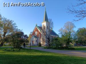 [P81] Uppsala, Grădina și Biserica lui Michael și lângă ea Centru Social » foto by mprofeanu
 - 
<span class="allrVoted glyphicon glyphicon-heart hidden" id="av1513457"></span>
<a class="m-l-10 hidden" id="sv1513457" onclick="voting_Foto_DelVot(,1513457,17905)" role="button">șterge vot <span class="glyphicon glyphicon-remove"></span></a>
<a id="v91513457" class=" c-red"  onclick="voting_Foto_SetVot(1513457)" role="button"><span class="glyphicon glyphicon-heart-empty"></span> <b>LIKE</b> = Votează poza</a> <img class="hidden"  id="f1513457W9" src="/imagini/loader.gif" border="0" /><span class="AjErrMes hidden" id="e1513457ErM"></span>