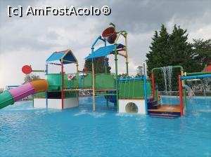 [P24] Una dintre piscinele pentru copii » foto by Green🦋
 - 
<span class="allrVoted glyphicon glyphicon-heart hidden" id="av1385472"></span>
<a class="m-l-10 hidden" id="sv1385472" onclick="voting_Foto_DelVot(,1385472,17951)" role="button">șterge vot <span class="glyphicon glyphicon-remove"></span></a>
<a id="v91385472" class=" c-red"  onclick="voting_Foto_SetVot(1385472)" role="button"><span class="glyphicon glyphicon-heart-empty"></span> <b>LIKE</b> = Votează poza</a> <img class="hidden"  id="f1385472W9" src="/imagini/loader.gif" border="0" /><span class="AjErrMes hidden" id="e1385472ErM"></span>