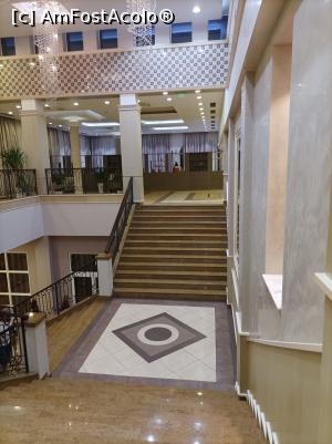 [P66] &Icirc;n lobby - scările către parter » foto by Green🦋
 - 
<span class="allrVoted glyphicon glyphicon-heart hidden" id="av1385529"></span>
<a class="m-l-10 hidden" id="sv1385529" onclick="voting_Foto_DelVot(,1385529,17951)" role="button">șterge vot <span class="glyphicon glyphicon-remove"></span></a>
<a id="v91385529" class=" c-red"  onclick="voting_Foto_SetVot(1385529)" role="button"><span class="glyphicon glyphicon-heart-empty"></span> <b>LIKE</b> = Votează poza</a> <img class="hidden"  id="f1385529W9" src="/imagini/loader.gif" border="0" /><span class="AjErrMes hidden" id="e1385529ErM"></span>