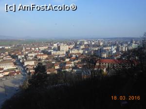 [P16] Cetatea Deva - Orașul vechi și orașul nou, vedere din telecabină.  » foto by iulianic
 - 
<span class="allrVoted glyphicon glyphicon-heart hidden" id="av732661"></span>
<a class="m-l-10 hidden" id="sv732661" onclick="voting_Foto_DelVot(,732661,17970)" role="button">șterge vot <span class="glyphicon glyphicon-remove"></span></a>
<a id="v9732661" class=" c-red"  onclick="voting_Foto_SetVot(732661)" role="button"><span class="glyphicon glyphicon-heart-empty"></span> <b>LIKE</b> = Votează poza</a> <img class="hidden"  id="f732661W9" src="/imagini/loader.gif" border="0" /><span class="AjErrMes hidden" id="e732661ErM"></span>