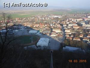 [P19] Cetatea Deva - Panorama orașului, vedere din telecabină.  » foto by iulianic
 - 
<span class="allrVoted glyphicon glyphicon-heart hidden" id="av732664"></span>
<a class="m-l-10 hidden" id="sv732664" onclick="voting_Foto_DelVot(,732664,17970)" role="button">șterge vot <span class="glyphicon glyphicon-remove"></span></a>
<a id="v9732664" class=" c-red"  onclick="voting_Foto_SetVot(732664)" role="button"><span class="glyphicon glyphicon-heart-empty"></span> <b>LIKE</b> = Votează poza</a> <img class="hidden"  id="f732664W9" src="/imagini/loader.gif" border="0" /><span class="AjErrMes hidden" id="e732664ErM"></span>