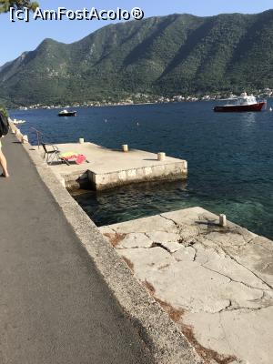[P48] La plajă în Perast » foto by krisstinna
 - 
<span class="allrVoted glyphicon glyphicon-heart hidden" id="av1103527"></span>
<a class="m-l-10 hidden" id="sv1103527" onclick="voting_Foto_DelVot(,1103527,18064)" role="button">șterge vot <span class="glyphicon glyphicon-remove"></span></a>
<a id="v91103527" class=" c-red"  onclick="voting_Foto_SetVot(1103527)" role="button"><span class="glyphicon glyphicon-heart-empty"></span> <b>LIKE</b> = Votează poza</a> <img class="hidden"  id="f1103527W9" src="/imagini/loader.gif" border="0" /><span class="AjErrMes hidden" id="e1103527ErM"></span>