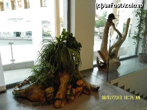 [P22] Interior al biroului de turism din Maria Alm - pliante nenumărate, suveniruri...  » foto by Alina53
 - 
<span class="allrVoted glyphicon glyphicon-heart hidden" id="av598734"></span>
<a class="m-l-10 hidden" id="sv598734" onclick="voting_Foto_DelVot(,598734,18132)" role="button">șterge vot <span class="glyphicon glyphicon-remove"></span></a>
<a id="v9598734" class=" c-red"  onclick="voting_Foto_SetVot(598734)" role="button"><span class="glyphicon glyphicon-heart-empty"></span> <b>LIKE</b> = Votează poza</a> <img class="hidden"  id="f598734W9" src="/imagini/loader.gif" border="0" /><span class="AjErrMes hidden" id="e598734ErM"></span>