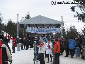 [P12] Serbarile Zapezii Vartop 2015- nici duminica nu a fost mai multa lume » foto by luciaoradea
 - 
<span class="allrVoted glyphicon glyphicon-heart hidden" id="av599629"></span>
<a class="m-l-10 hidden" id="sv599629" onclick="voting_Foto_DelVot(,599629,18142)" role="button">șterge vot <span class="glyphicon glyphicon-remove"></span></a>
<a id="v9599629" class=" c-red"  onclick="voting_Foto_SetVot(599629)" role="button"><span class="glyphicon glyphicon-heart-empty"></span> <b>LIKE</b> = Votează poza</a> <img class="hidden"  id="f599629W9" src="/imagini/loader.gif" border="0" /><span class="AjErrMes hidden" id="e599629ErM"></span>