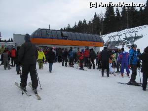 [P13] Serbarile Zapezii Vartop 2015- mai multa lume la coada la telescaun decat la concert » foto by luciaoradea
 - 
<span class="allrVoted glyphicon glyphicon-heart hidden" id="av599630"></span>
<a class="m-l-10 hidden" id="sv599630" onclick="voting_Foto_DelVot(,599630,18142)" role="button">șterge vot <span class="glyphicon glyphicon-remove"></span></a>
<a id="v9599630" class=" c-red"  onclick="voting_Foto_SetVot(599630)" role="button"><span class="glyphicon glyphicon-heart-empty"></span> <b>LIKE</b> = Votează poza</a> <img class="hidden"  id="f599630W9" src="/imagini/loader.gif" border="0" /><span class="AjErrMes hidden" id="e599630ErM"></span>