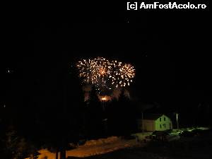 [P07] Serbarile Zapezii Vartop 2015-focuri de artificii vazute din curtea pensiunii » foto by luciaoradea
 - 
<span class="allrVoted glyphicon glyphicon-heart hidden" id="av599624"></span>
<a class="m-l-10 hidden" id="sv599624" onclick="voting_Foto_DelVot(,599624,18142)" role="button">șterge vot <span class="glyphicon glyphicon-remove"></span></a>
<a id="v9599624" class=" c-red"  onclick="voting_Foto_SetVot(599624)" role="button"><span class="glyphicon glyphicon-heart-empty"></span> <b>LIKE</b> = Votează poza</a> <img class="hidden"  id="f599624W9" src="/imagini/loader.gif" border="0" /><span class="AjErrMes hidden" id="e599624ErM"></span>