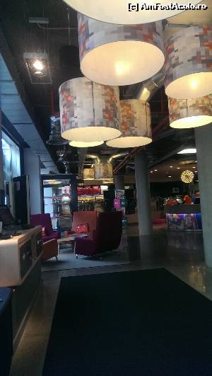 [P12] Intrare/lobby/receptie » foto by Artana
 - 
<span class="allrVoted glyphicon glyphicon-heart hidden" id="av601447"></span>
<a class="m-l-10 hidden" id="sv601447" onclick="voting_Foto_DelVot(,601447,18162)" role="button">șterge vot <span class="glyphicon glyphicon-remove"></span></a>
<a id="v9601447" class=" c-red"  onclick="voting_Foto_SetVot(601447)" role="button"><span class="glyphicon glyphicon-heart-empty"></span> <b>LIKE</b> = Votează poza</a> <img class="hidden"  id="f601447W9" src="/imagini/loader.gif" border="0" /><span class="AjErrMes hidden" id="e601447ErM"></span>