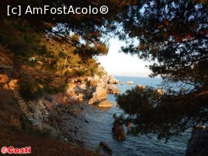 [P31] Imagine de la țărmul mării. Undeva, în mijlocul fotografiei, în spatele copacilor, se află taverna Villa Stasa.  » foto by Costi
 - 
<span class="allrVoted glyphicon glyphicon-heart hidden" id="av874347"></span>
<a class="m-l-10 hidden" id="sv874347" onclick="voting_Foto_DelVot(,874347,18170)" role="button">șterge vot <span class="glyphicon glyphicon-remove"></span></a>
<a id="v9874347" class=" c-red"  onclick="voting_Foto_SetVot(874347)" role="button"><span class="glyphicon glyphicon-heart-empty"></span> <b>LIKE</b> = Votează poza</a> <img class="hidden"  id="f874347W9" src="/imagini/loader.gif" border="0" /><span class="AjErrMes hidden" id="e874347ErM"></span>