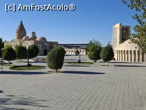 [P56] Uzbekistan, Bukhara, Mausoleul Chashmai Ayub în stânga și Muzeul Imam al-Bukhari în dreapta » foto by mprofeanu
 - 
<span class="allrVoted glyphicon glyphicon-heart hidden" id="av1549310"></span>
<a class="m-l-10 hidden" id="sv1549310" onclick="voting_Foto_DelVot(,1549310,18174)" role="button">șterge vot <span class="glyphicon glyphicon-remove"></span></a>
<a id="v91549310" class=" c-red"  onclick="voting_Foto_SetVot(1549310)" role="button"><span class="glyphicon glyphicon-heart-empty"></span> <b>LIKE</b> = Votează poza</a> <img class="hidden"  id="f1549310W9" src="/imagini/loader.gif" border="0" /><span class="AjErrMes hidden" id="e1549310ErM"></span>
