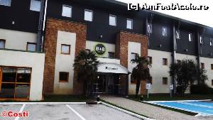 [P02] Prima imagine la sosirea la Hotel B&B Aubagne-Gémenos.  » foto by Costi
 - 
<span class="allrVoted glyphicon glyphicon-heart hidden" id="av604008"></span>
<a class="m-l-10 hidden" id="sv604008" onclick="voting_Foto_DelVot(,604008,18190)" role="button">șterge vot <span class="glyphicon glyphicon-remove"></span></a>
<a id="v9604008" class=" c-red"  onclick="voting_Foto_SetVot(604008)" role="button"><span class="glyphicon glyphicon-heart-empty"></span> <b>LIKE</b> = Votează poza</a> <img class="hidden"  id="f604008W9" src="/imagini/loader.gif" border="0" /><span class="AjErrMes hidden" id="e604008ErM"></span>