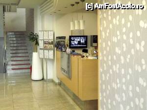 [P04] Garni Hotel Centar [Novi Sad] - recepția; cam ascunsă, dar cu personal mereu la dispoziția clienților » foto by Dragoș_MD
 - 
<span class="allrVoted glyphicon glyphicon-heart hidden" id="av611920"></span>
<a class="m-l-10 hidden" id="sv611920" onclick="voting_Foto_DelVot(,611920,18242)" role="button">șterge vot <span class="glyphicon glyphicon-remove"></span></a>
<a id="v9611920" class=" c-red"  onclick="voting_Foto_SetVot(611920)" role="button"><span class="glyphicon glyphicon-heart-empty"></span> <b>LIKE</b> = Votează poza</a> <img class="hidden"  id="f611920W9" src="/imagini/loader.gif" border="0" /><span class="AjErrMes hidden" id="e611920ErM"></span>