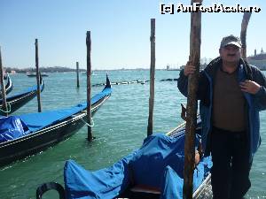 [P15] Venetia, gondolier de ocazie :-)  » foto by FlorinAndrei
 - 
<span class="allrVoted glyphicon glyphicon-heart hidden" id="av615467"></span>
<a class="m-l-10 hidden" id="sv615467" onclick="voting_Foto_DelVot(,615467,18378)" role="button">șterge vot <span class="glyphicon glyphicon-remove"></span></a>
<a id="v9615467" class=" c-red"  onclick="voting_Foto_SetVot(615467)" role="button"><span class="glyphicon glyphicon-heart-empty"></span> <b>LIKE</b> = Votează poza</a> <img class="hidden"  id="f615467W9" src="/imagini/loader.gif" border="0" /><span class="AjErrMes hidden" id="e615467ErM"></span>