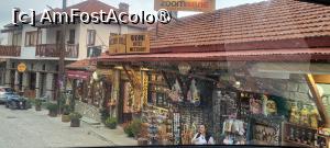 [P06] Casele au 2-3 niveluri si respecta acelasi stil arhitectural: ziduri din piatra cu balcoane din lemn si acoperisuri din tigla sau ardezie. La parterul acestora se afla fie o cafenea, fie o terasa, fin un magazin cu produse locale, orasul fiind celebru pentru branza metsovone si metsovela. » foto by geani anto
 - 
<span class="allrVoted glyphicon glyphicon-heart hidden" id="av1533669"></span>
<a class="m-l-10 hidden" id="sv1533669" onclick="voting_Foto_DelVot(,1533669,18401)" role="button">șterge vot <span class="glyphicon glyphicon-remove"></span></a>
<a id="v91533669" class=" c-red"  onclick="voting_Foto_SetVot(1533669)" role="button"><span class="glyphicon glyphicon-heart-empty"></span> <b>LIKE</b> = Votează poza</a> <img class="hidden"  id="f1533669W9" src="/imagini/loader.gif" border="0" /><span class="AjErrMes hidden" id="e1533669ErM"></span>