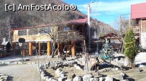 [P25] in curtea pensiunii Raiul de pe Rau - se vede restaurantul in partea stanga » foto by silvia tudoran
 - 
<span class="allrVoted glyphicon glyphicon-heart hidden" id="av830416"></span>
<a class="m-l-10 hidden" id="sv830416" onclick="voting_Foto_DelVot(,830416,18469)" role="button">șterge vot <span class="glyphicon glyphicon-remove"></span></a>
<a id="v9830416" class=" c-red"  onclick="voting_Foto_SetVot(830416)" role="button"><span class="glyphicon glyphicon-heart-empty"></span> <b>LIKE</b> = Votează poza</a> <img class="hidden"  id="f830416W9" src="/imagini/loader.gif" border="0" /><span class="AjErrMes hidden" id="e830416ErM"></span>