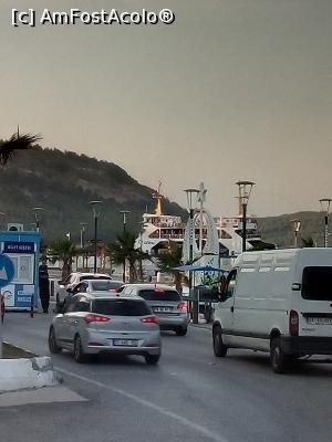 [P15] statia de feribot Eceabat » foto by ile57b
 - 
<span class="allrVoted glyphicon glyphicon-heart hidden" id="av1295016"></span>
<a class="m-l-10 hidden" id="sv1295016" onclick="voting_Foto_DelVot(,1295016,18492)" role="button">șterge vot <span class="glyphicon glyphicon-remove"></span></a>
<a id="v91295016" class=" c-red"  onclick="voting_Foto_SetVot(1295016)" role="button"><span class="glyphicon glyphicon-heart-empty"></span> <b>LIKE</b> = Votează poza</a> <img class="hidden"  id="f1295016W9" src="/imagini/loader.gif" border="0" /><span class="AjErrMes hidden" id="e1295016ErM"></span>