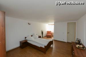 [P13] Pensiunea Cabana din brazi. Camera mai mare » foto by FlorinAndrei
 - 
<span class="allrVoted glyphicon glyphicon-heart hidden" id="av621220"></span>
<a class="m-l-10 hidden" id="sv621220" onclick="voting_Foto_DelVot(,621220,18507)" role="button">șterge vot <span class="glyphicon glyphicon-remove"></span></a>
<a id="v9621220" class=" c-red"  onclick="voting_Foto_SetVot(621220)" role="button"><span class="glyphicon glyphicon-heart-empty"></span> <b>LIKE</b> = Votează poza</a> <img class="hidden"  id="f621220W9" src="/imagini/loader.gif" border="0" /><span class="AjErrMes hidden" id="e621220ErM"></span>