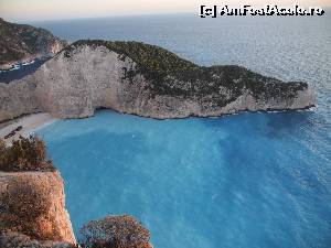 [P01] Navagio vazut de sus, cu cateva zile inainte de croaziera, pe inserate » foto by luciaoradea
 - 
<span class="allrVoted glyphicon glyphicon-heart hidden" id="av665587"></span>
<a class="m-l-10 hidden" id="sv665587" onclick="voting_Foto_DelVot(,665587,18547)" role="button">șterge vot <span class="glyphicon glyphicon-remove"></span></a>
<a id="v9665587" class=" c-red"  onclick="voting_Foto_SetVot(665587)" role="button"><span class="glyphicon glyphicon-heart-empty"></span> <b>LIKE</b> = Votează poza</a> <img class="hidden"  id="f665587W9" src="/imagini/loader.gif" border="0" /><span class="AjErrMes hidden" id="e665587ErM"></span>