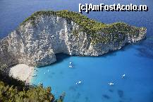 [P06] Navagio vazut de pe stanci » foto by Muffin2009*
 - 
<span class="allrVoted glyphicon glyphicon-heart hidden" id="av407070"></span>
<a class="m-l-10 hidden" id="sv407070" onclick="voting_Foto_DelVot(,407070,18547)" role="button">șterge vot <span class="glyphicon glyphicon-remove"></span></a>
<a id="v9407070" class=" c-red"  onclick="voting_Foto_SetVot(407070)" role="button"><span class="glyphicon glyphicon-heart-empty"></span> <b>LIKE</b> = Votează poza</a> <img class="hidden"  id="f407070W9" src="/imagini/loader.gif" border="0" /><span class="AjErrMes hidden" id="e407070ErM"></span>