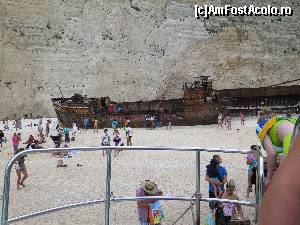 [P13] se face debarcarea, vaporasul urmand sa se indeparteze de mal si sa astepte 60 min la ancora, in golf...  » foto by nosferatoo
 - 
<span class="allrVoted glyphicon glyphicon-heart hidden" id="av563908"></span>
<a class="m-l-10 hidden" id="sv563908" onclick="voting_Foto_DelVot(,563908,18547)" role="button">șterge vot <span class="glyphicon glyphicon-remove"></span></a>
<a id="v9563908" class=" c-red"  onclick="voting_Foto_SetVot(563908)" role="button"><span class="glyphicon glyphicon-heart-empty"></span> <b>LIKE</b> = Votează poza</a> <img class="hidden"  id="f563908W9" src="/imagini/loader.gif" border="0" /><span class="AjErrMes hidden" id="e563908ErM"></span>