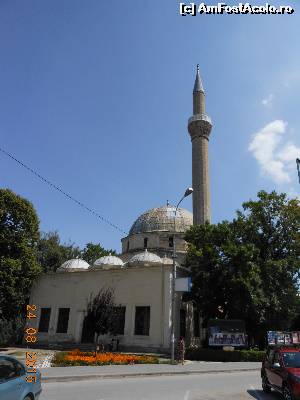 [P48] Bitola - În Piaţa centrală. Moscheea Yeni.  » foto by iulianic
 - 
<span class="allrVoted glyphicon glyphicon-heart hidden" id="av666920"></span>
<a class="m-l-10 hidden" id="sv666920" onclick="voting_Foto_DelVot(,666920,18564)" role="button">șterge vot <span class="glyphicon glyphicon-remove"></span></a>
<a id="v9666920" class=" c-red"  onclick="voting_Foto_SetVot(666920)" role="button"><span class="glyphicon glyphicon-heart-empty"></span> <b>LIKE</b> = Votează poza</a> <img class="hidden"  id="f666920W9" src="/imagini/loader.gif" border="0" /><span class="AjErrMes hidden" id="e666920ErM"></span>
