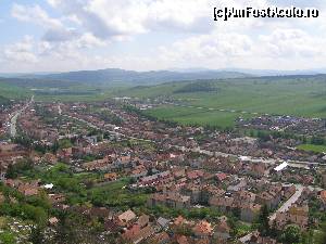 [P25] Cetatea Rupea - panorama urbei vazuta de langa Casuta de Sus » foto by RoF*
 - 
<span class="allrVoted glyphicon glyphicon-heart hidden" id="av520077"></span>
<a class="m-l-10 hidden" id="sv520077" onclick="voting_Foto_DelVot(,520077,18593)" role="button">șterge vot <span class="glyphicon glyphicon-remove"></span></a>
<a id="v9520077" class=" c-red"  onclick="voting_Foto_SetVot(520077)" role="button"><span class="glyphicon glyphicon-heart-empty"></span> <b>LIKE</b> = Votează poza</a> <img class="hidden"  id="f520077W9" src="/imagini/loader.gif" border="0" /><span class="AjErrMes hidden" id="e520077ErM"></span>