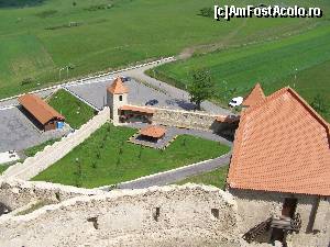 [P26] Cetatea Rupea - vedere cu parcarea, din Cetatea de sus » foto by RoF*
 - 
<span class="allrVoted glyphicon glyphicon-heart hidden" id="av520078"></span>
<a class="m-l-10 hidden" id="sv520078" onclick="voting_Foto_DelVot(,520078,18593)" role="button">șterge vot <span class="glyphicon glyphicon-remove"></span></a>
<a id="v9520078" class=" c-red"  onclick="voting_Foto_SetVot(520078)" role="button"><span class="glyphicon glyphicon-heart-empty"></span> <b>LIKE</b> = Votează poza</a> <img class="hidden"  id="f520078W9" src="/imagini/loader.gif" border="0" /><span class="AjErrMes hidden" id="e520078ErM"></span>