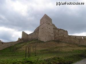 [P15] Turnul pentagonal văzut din Cetatea de Jos » foto by Michi
 - 
<span class="allrVoted glyphicon glyphicon-heart hidden" id="av586559"></span>
<a class="m-l-10 hidden" id="sv586559" onclick="voting_Foto_DelVot(,586559,18593)" role="button">șterge vot <span class="glyphicon glyphicon-remove"></span></a>
<a id="v9586559" class=" c-red"  onclick="voting_Foto_SetVot(586559)" role="button"><span class="glyphicon glyphicon-heart-empty"></span> <b>LIKE</b> = Votează poza</a> <img class="hidden"  id="f586559W9" src="/imagini/loader.gif" border="0" /><span class="AjErrMes hidden" id="e586559ErM"></span>