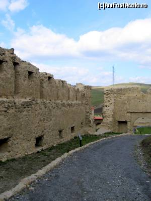[P17] Ziduri în Cetatea de Mijloc » foto by Michi
 - 
<span class="allrVoted glyphicon glyphicon-heart hidden" id="av586562"></span>
<a class="m-l-10 hidden" id="sv586562" onclick="voting_Foto_DelVot(,586562,18593)" role="button">șterge vot <span class="glyphicon glyphicon-remove"></span></a>
<a id="v9586562" class=" c-red"  onclick="voting_Foto_SetVot(586562)" role="button"><span class="glyphicon glyphicon-heart-empty"></span> <b>LIKE</b> = Votează poza</a> <img class="hidden"  id="f586562W9" src="/imagini/loader.gif" border="0" /><span class="AjErrMes hidden" id="e586562ErM"></span>